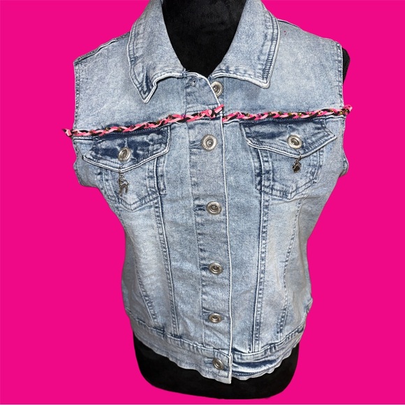 Must Love Cats Embroidered Denim Vest - Picture 3 of 10